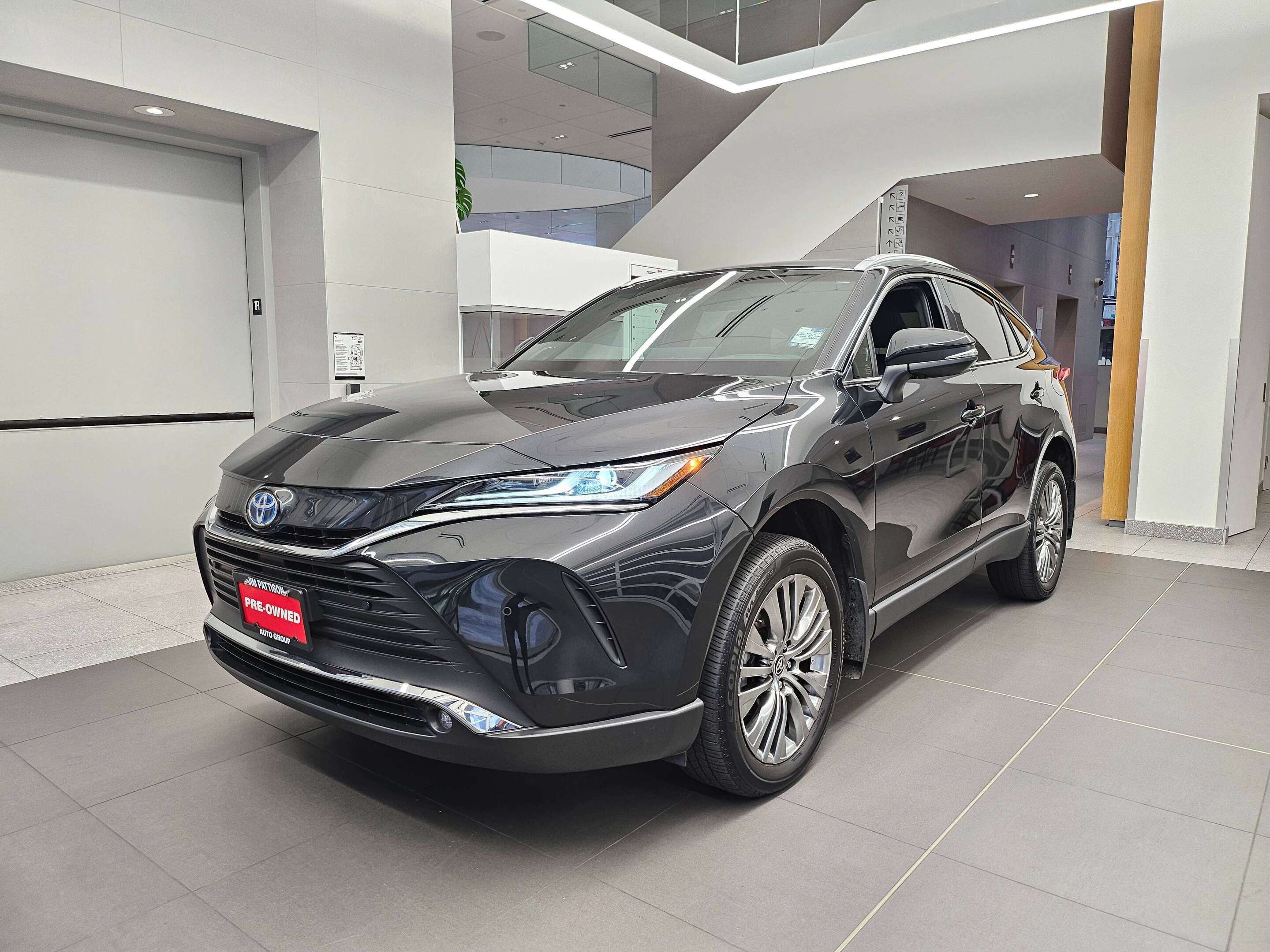 2024 Toyota Venza XLE AWD | Hybrid Fuel Efficiency | Priced to Sell!