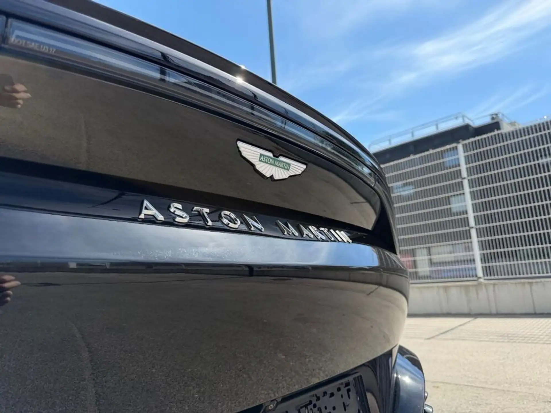 애스턴마틴 밴티지 2026 검정 사진 7