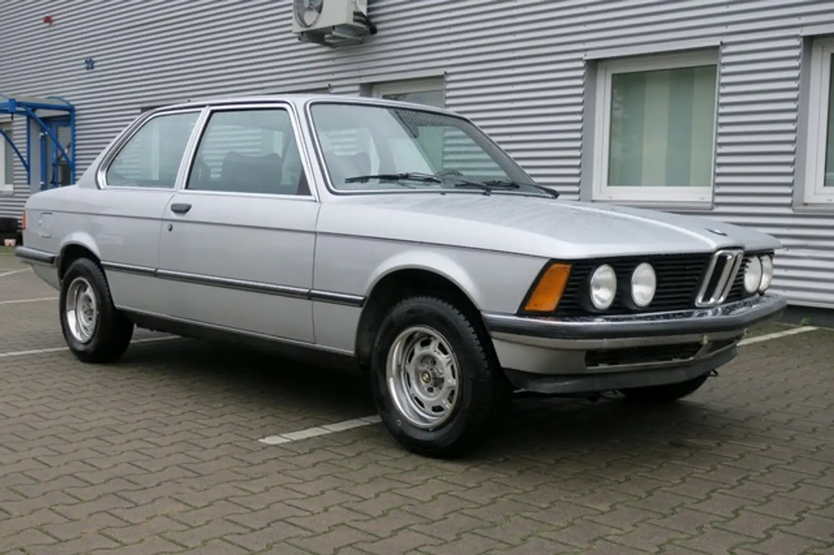 BMW 316 E21 , 2. Hand, original KM, original Lack Stříbrná - 1