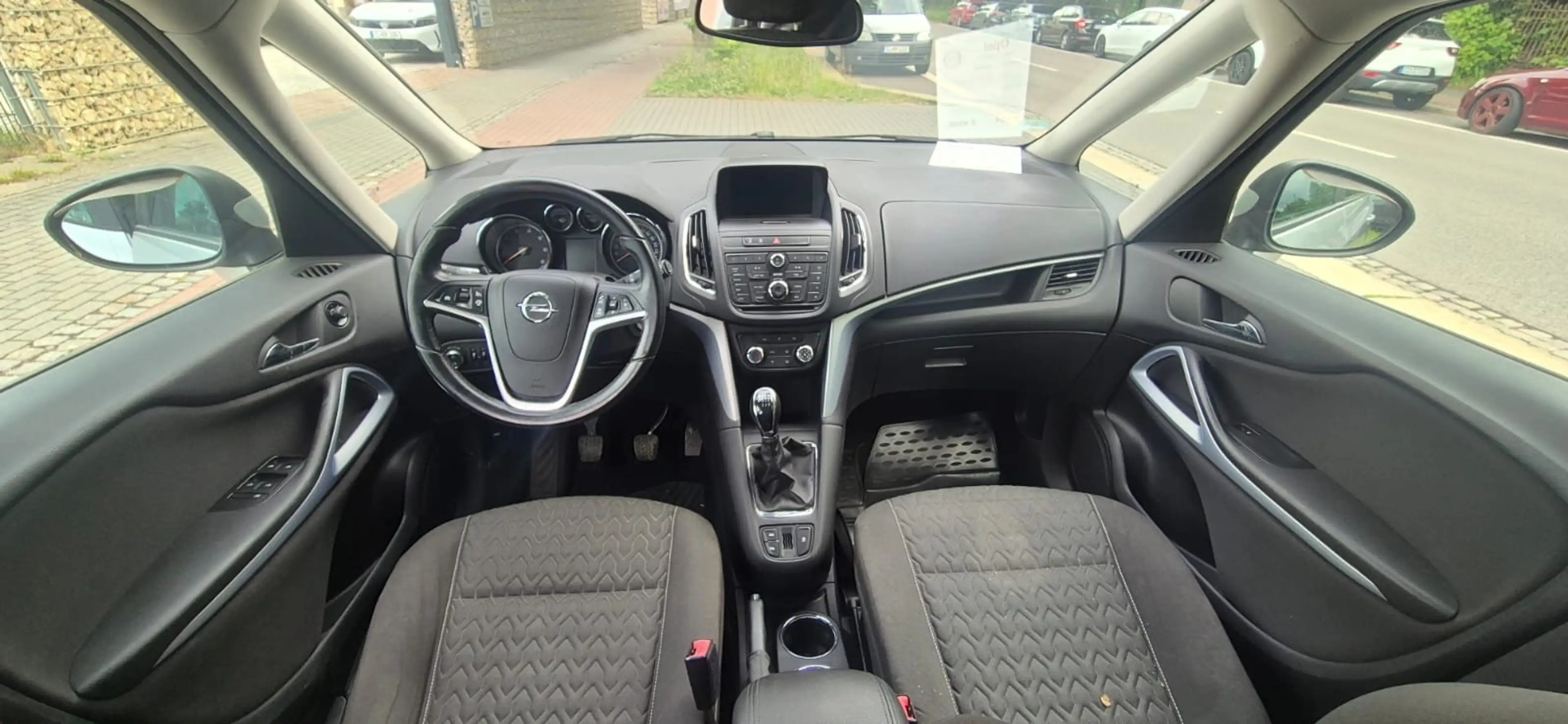 Opel Zafira Tourer Active — photo 9