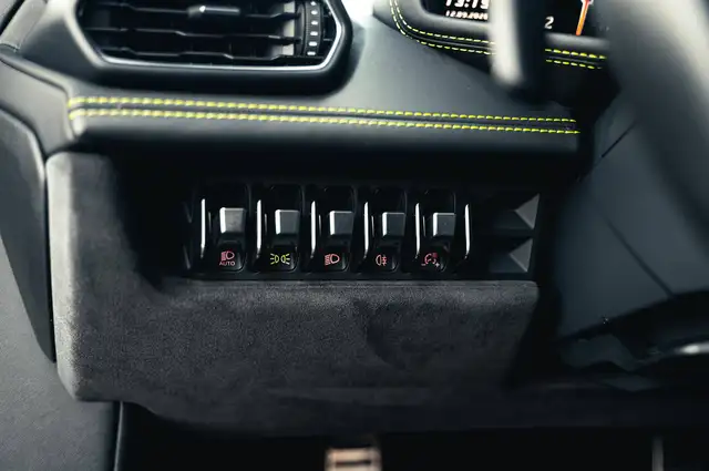 Lamborghini Huracan view 11