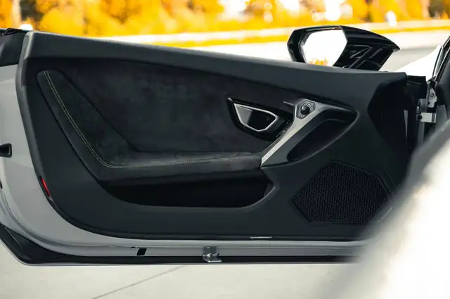 Lamborghini Huracan view 15