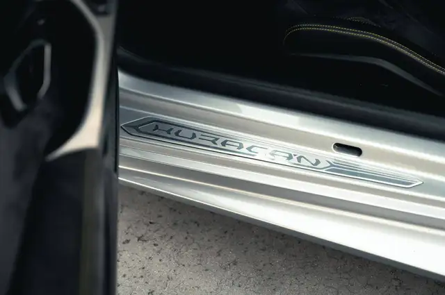 Lamborghini Huracan view 13