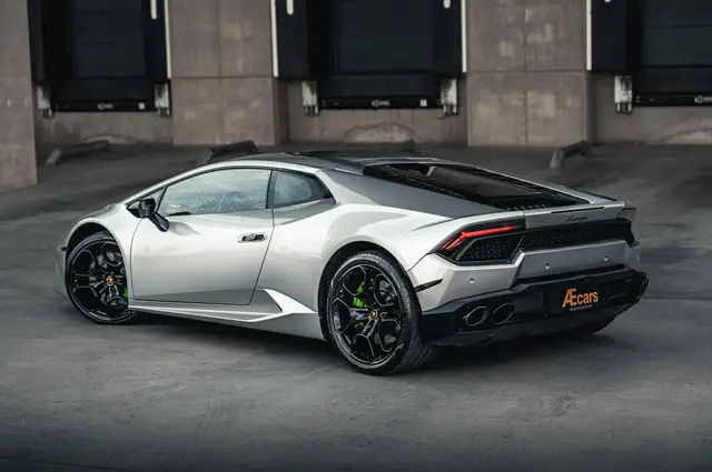 Lamborghini Huracan view 4