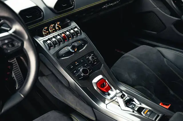 Lamborghini Huracan view 12