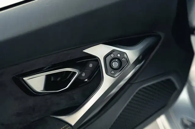 Lamborghini Huracan view 14