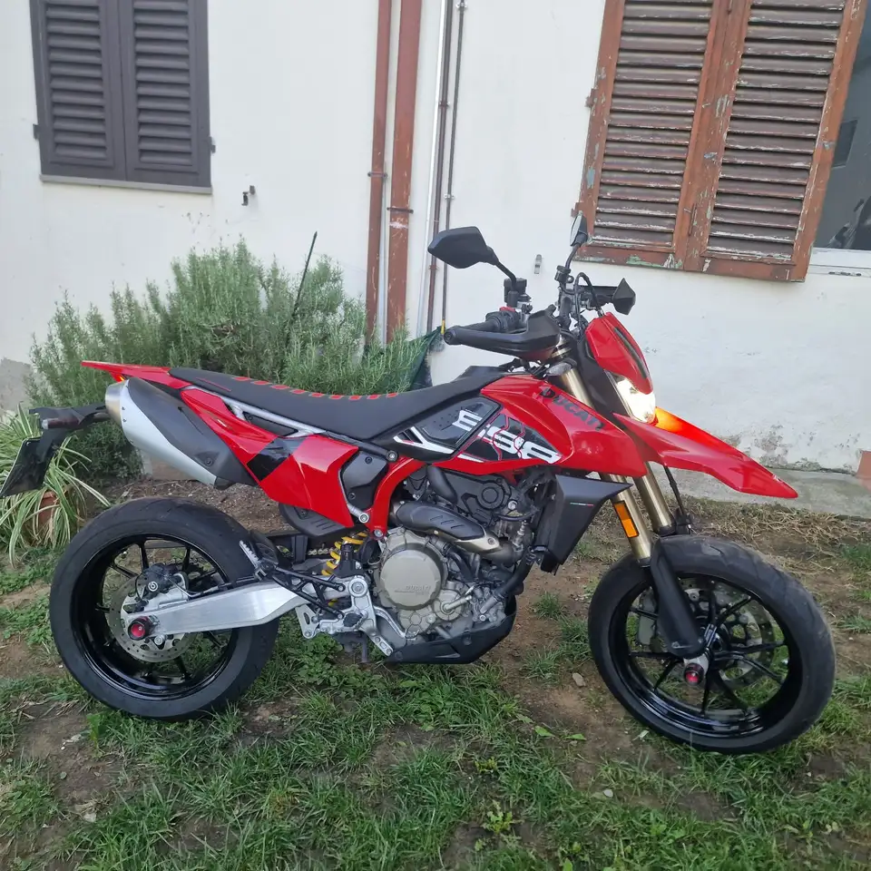 Ducati Hypermotard 698