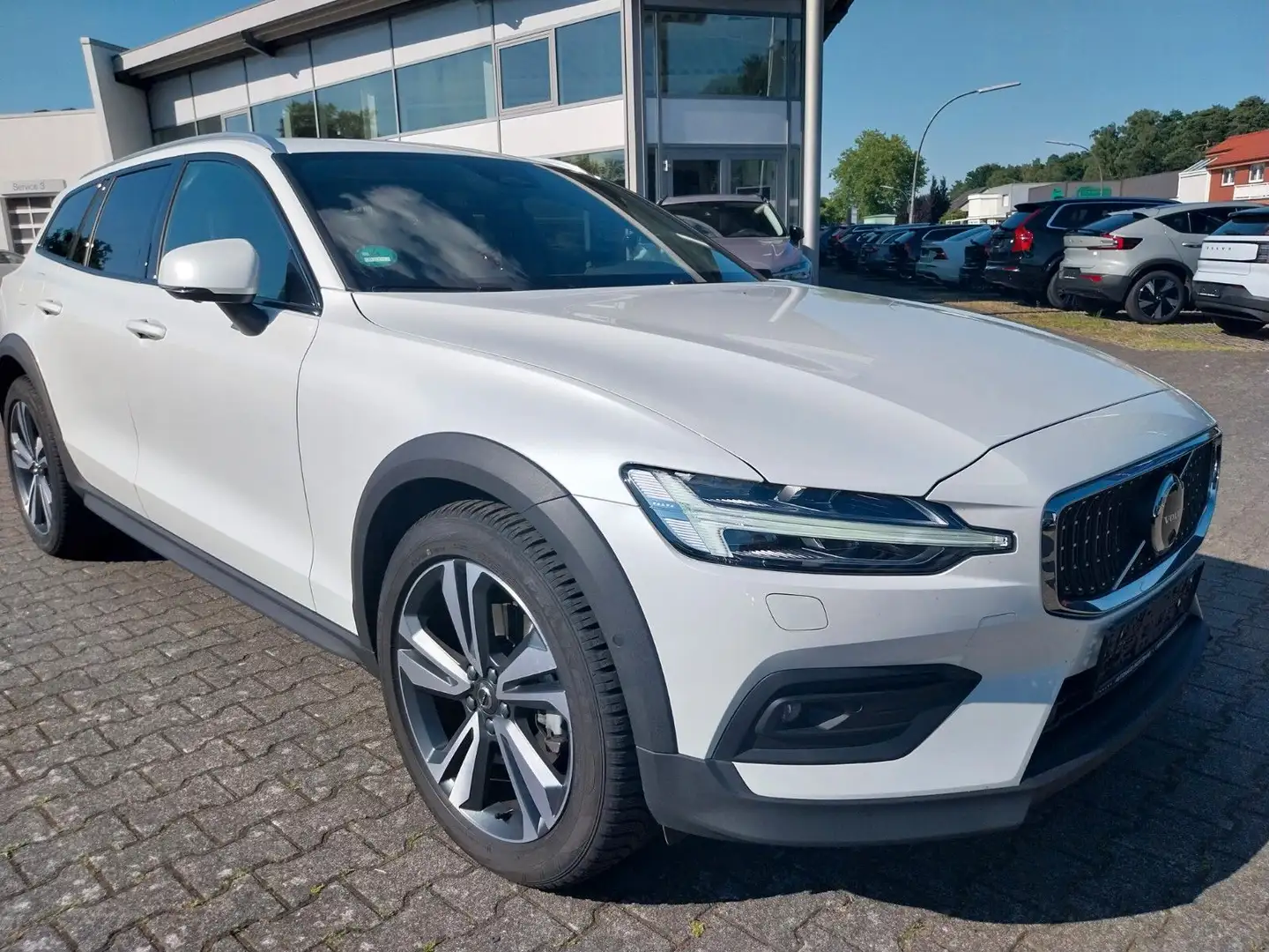Volvo V60 Cross Country Ultimate AWD Weiß - 1