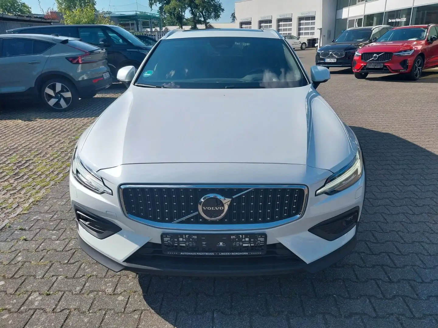 Volvo V60 Cross Country Ultimate AWD Weiß - 2