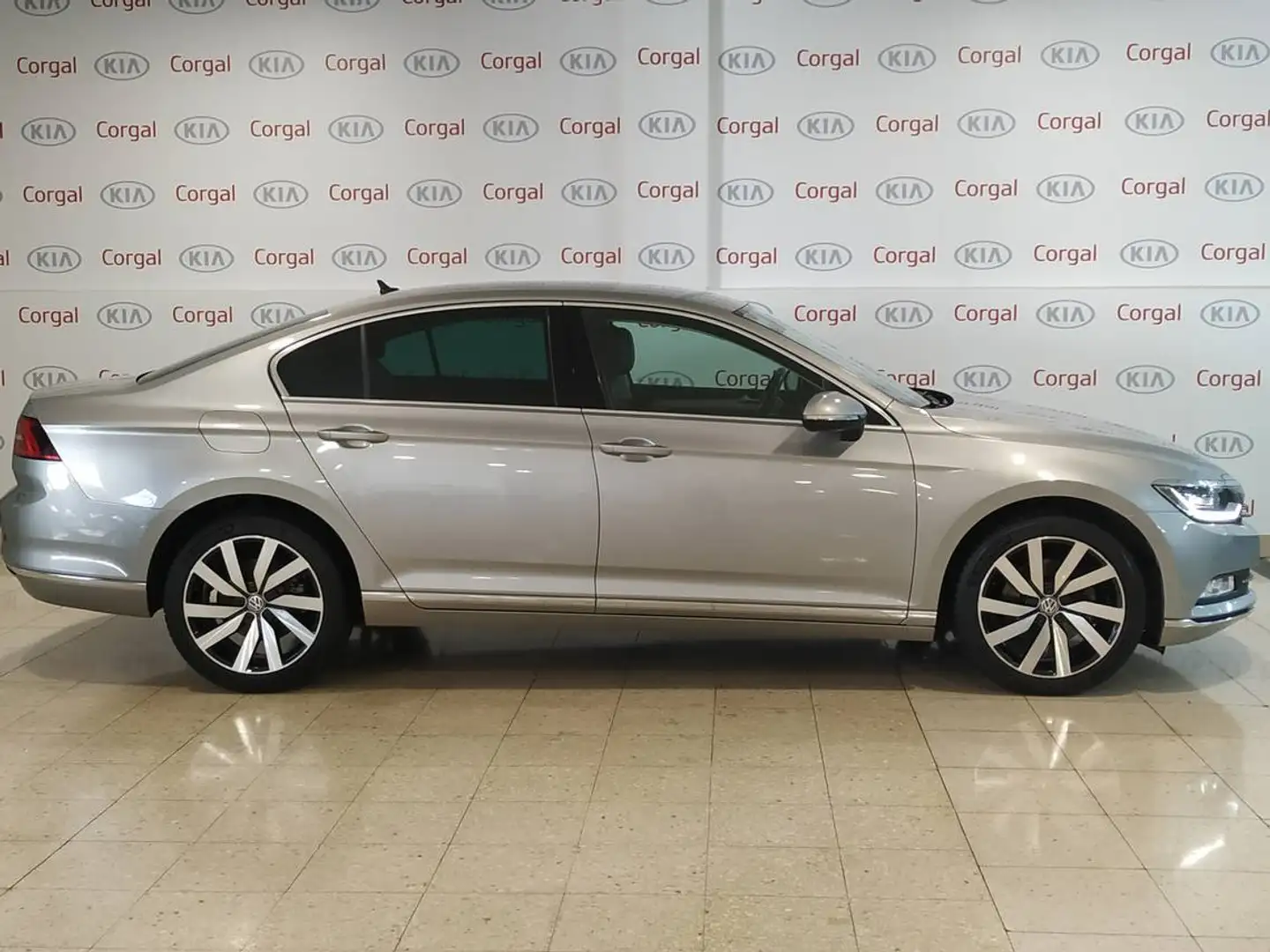 Volkswagen Passat 2.0TDI BMT Sport DSG 110kW Gris - 2