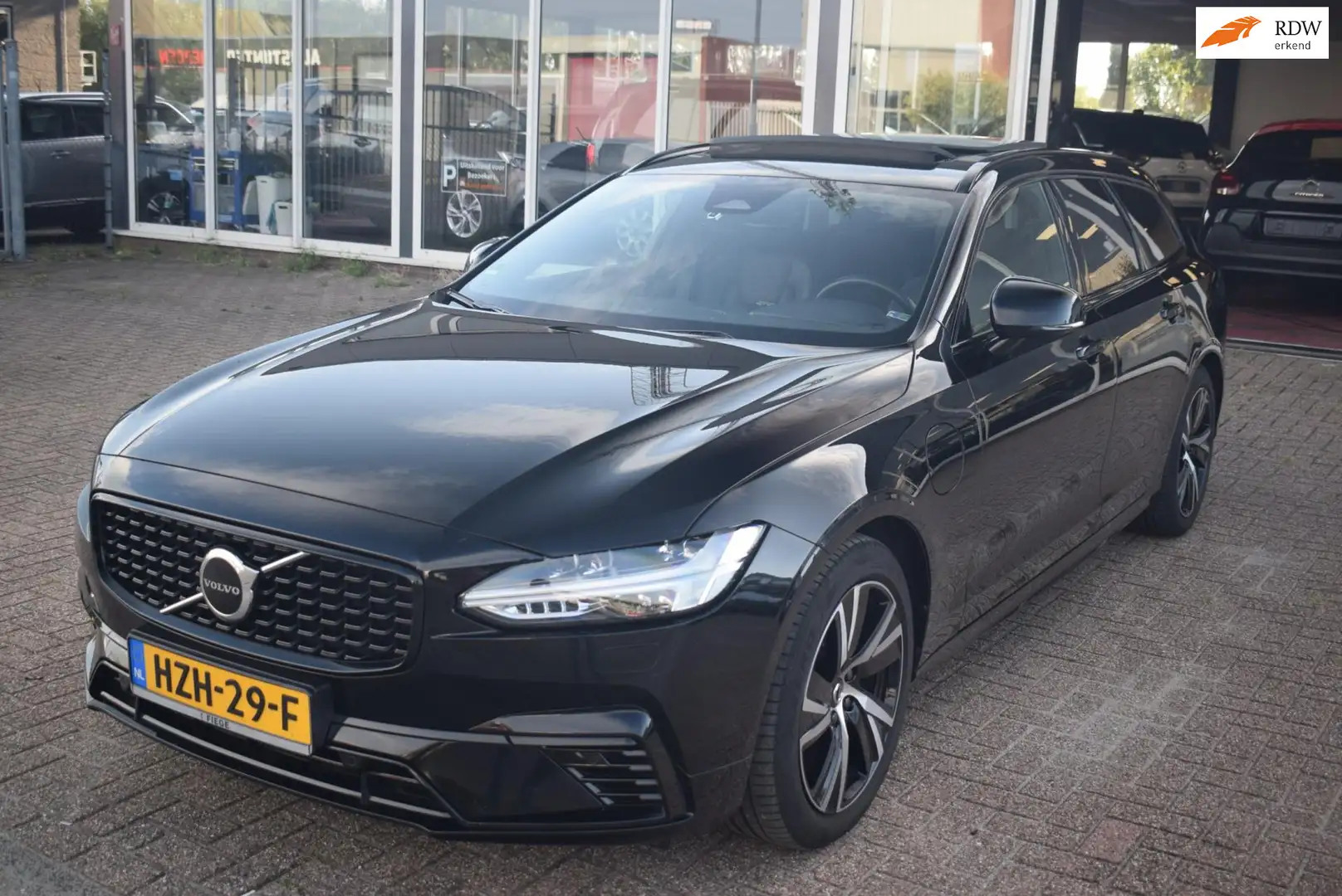 Volvo V90 2.0 T6 AWD 398 PK Twin Engine Recharge Plug-in Hyb Noir - 1