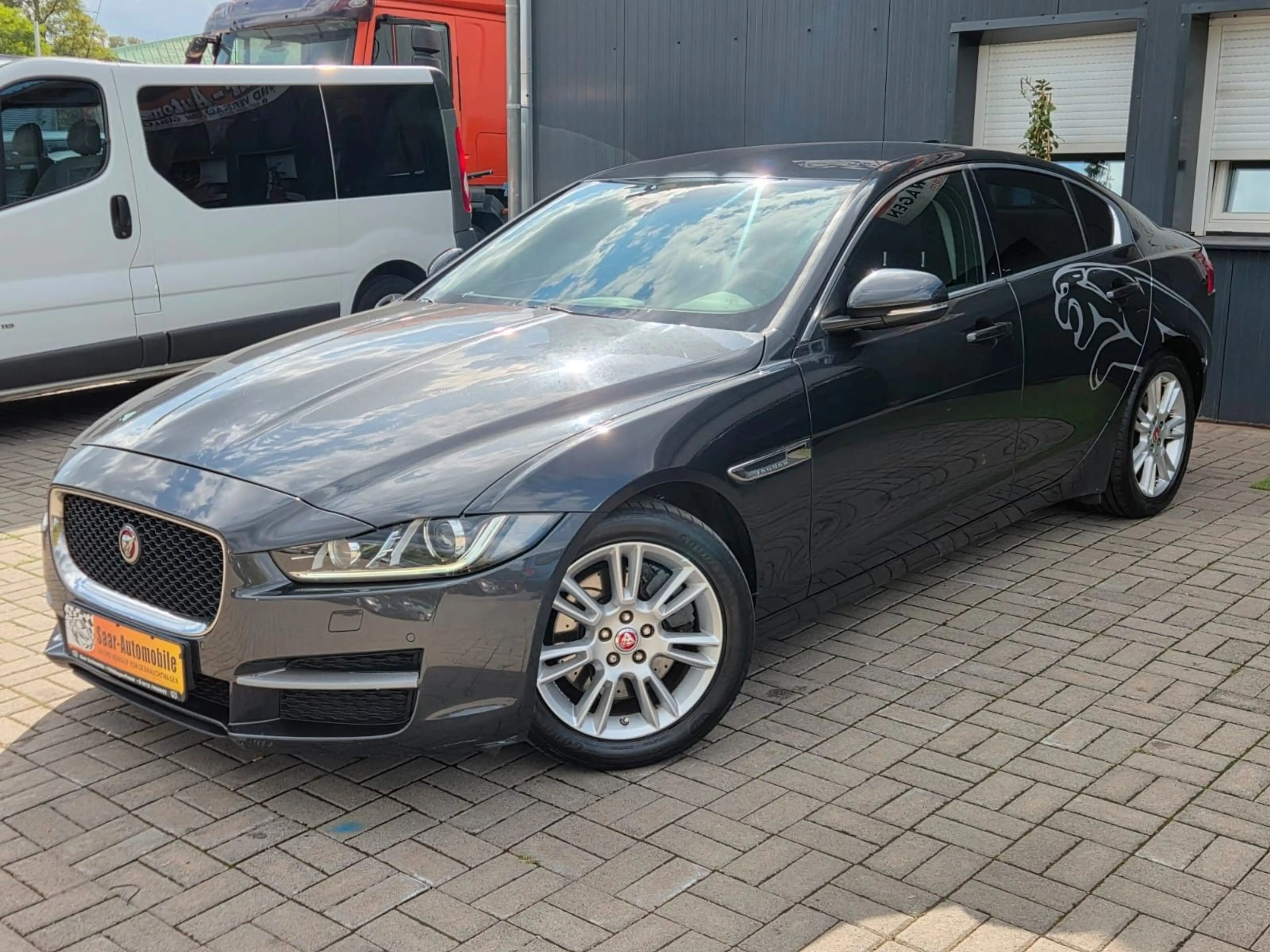 Jaguar XE 20t 200PS Portfolio Automatik 2.0/KLIMAATM/TE — photo 3