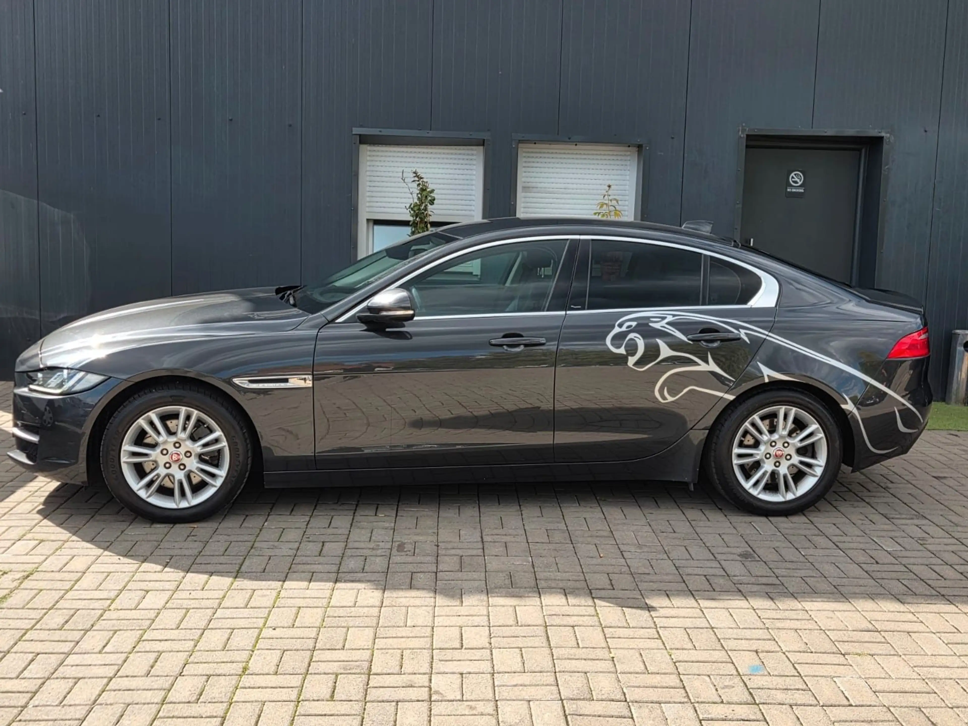 Jaguar XE 20t 200PS Portfolio Automatik 2.0/KLIMAATM/TE — photo 6