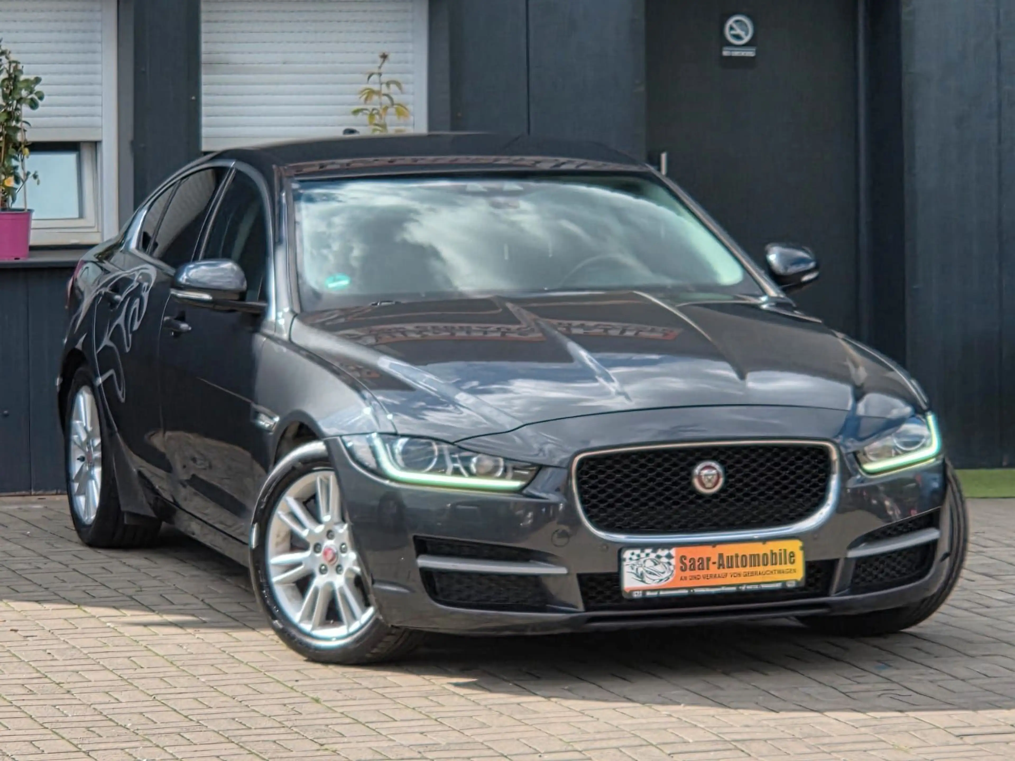 Jaguar XE 20t 200PS Portfolio Automatik 2.0/KLIMAATM/TE