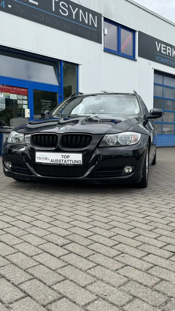 BMW 320 i Touring Automatik Facelift Zwart - 1