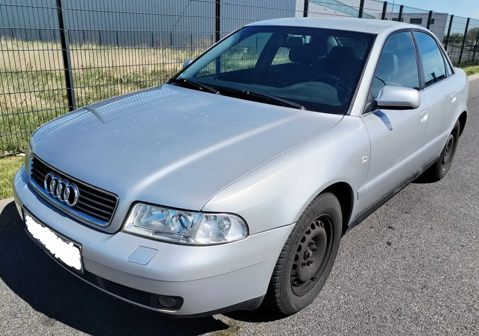 Audi A4 A4 2.4 Autom/Navi/Shz/aAHK/Xenon/6Zylinder/PDC Argintiu - 1