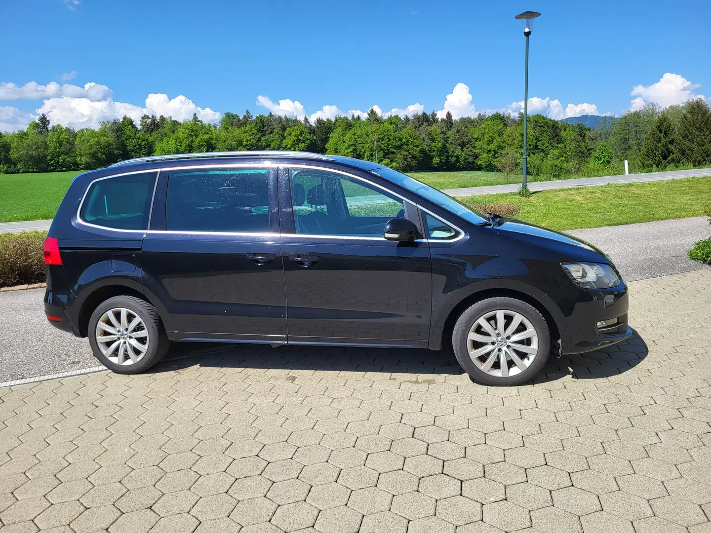 Volkswagen Sharan Sharan Sky BMT 2,0 TDI DPF 4Motion Sky Schwarz - 2