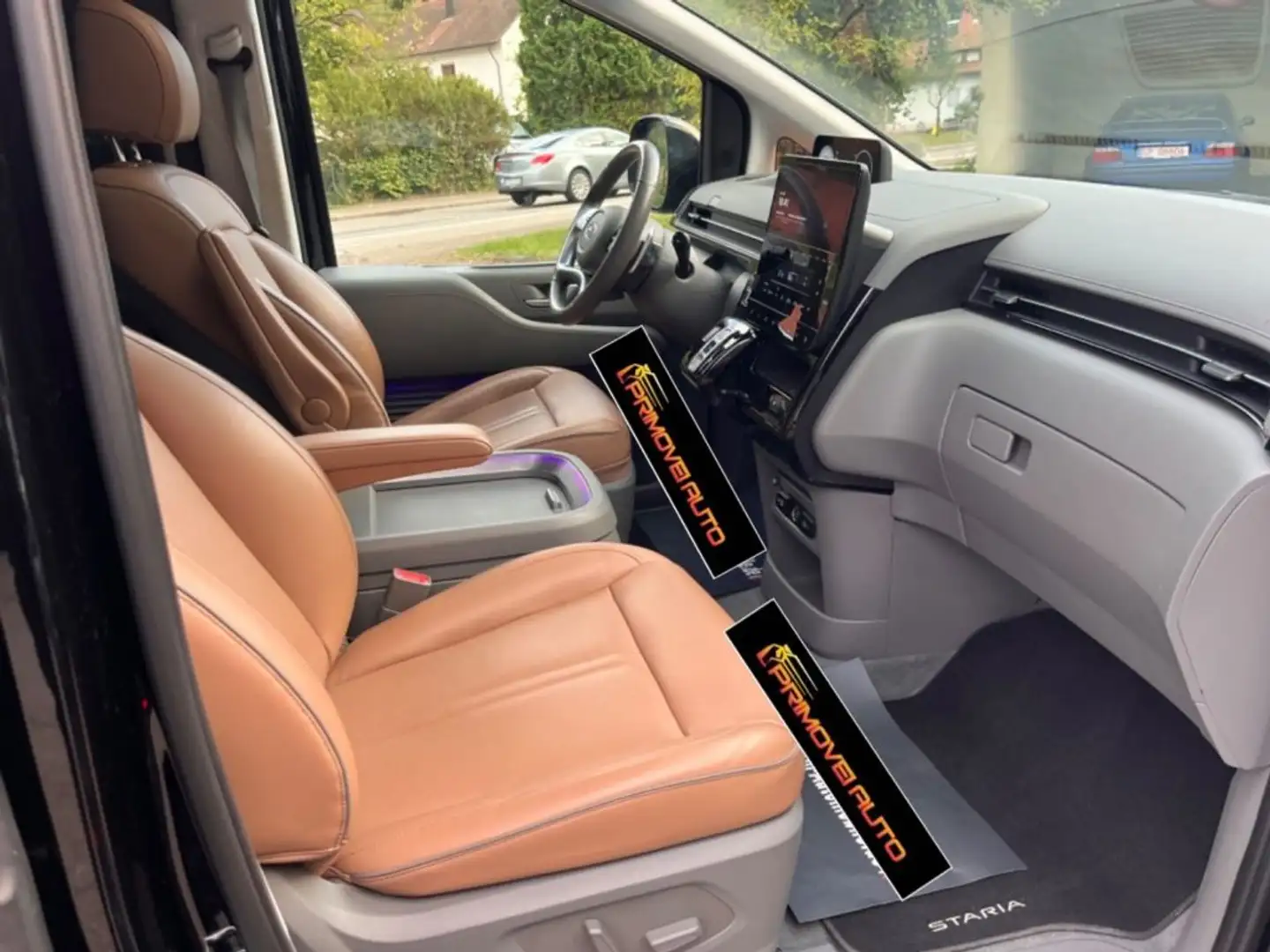 Hyundai STARIA 2.2 AT AWD 7 posti Nero - 2