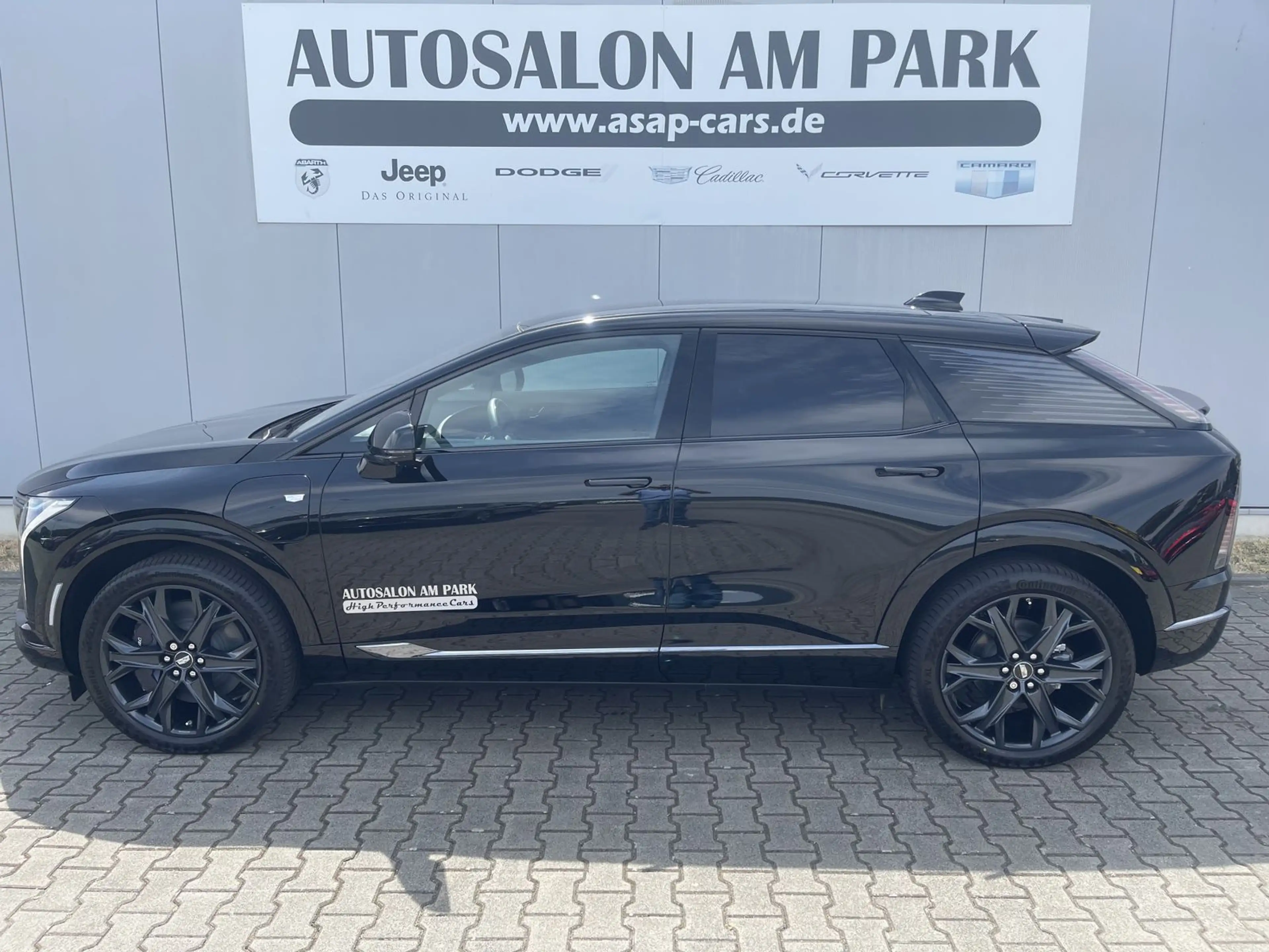 Cadillac Optiq Optiq Premium Sport 500e AWD — photo 3