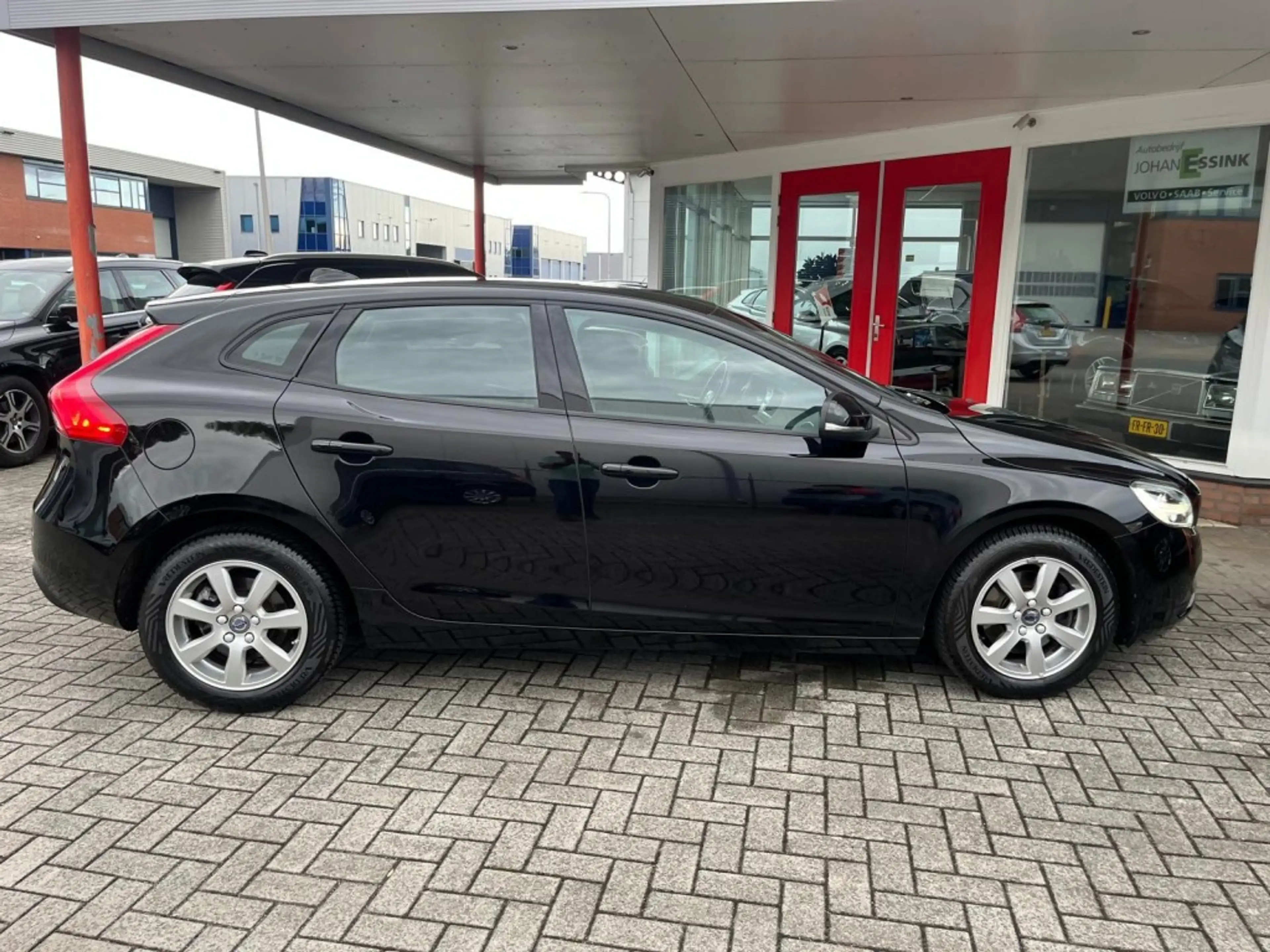 Volvo V40 2.0 T2 122 PK Navi Led koplampen Bluetooth St — photo 19