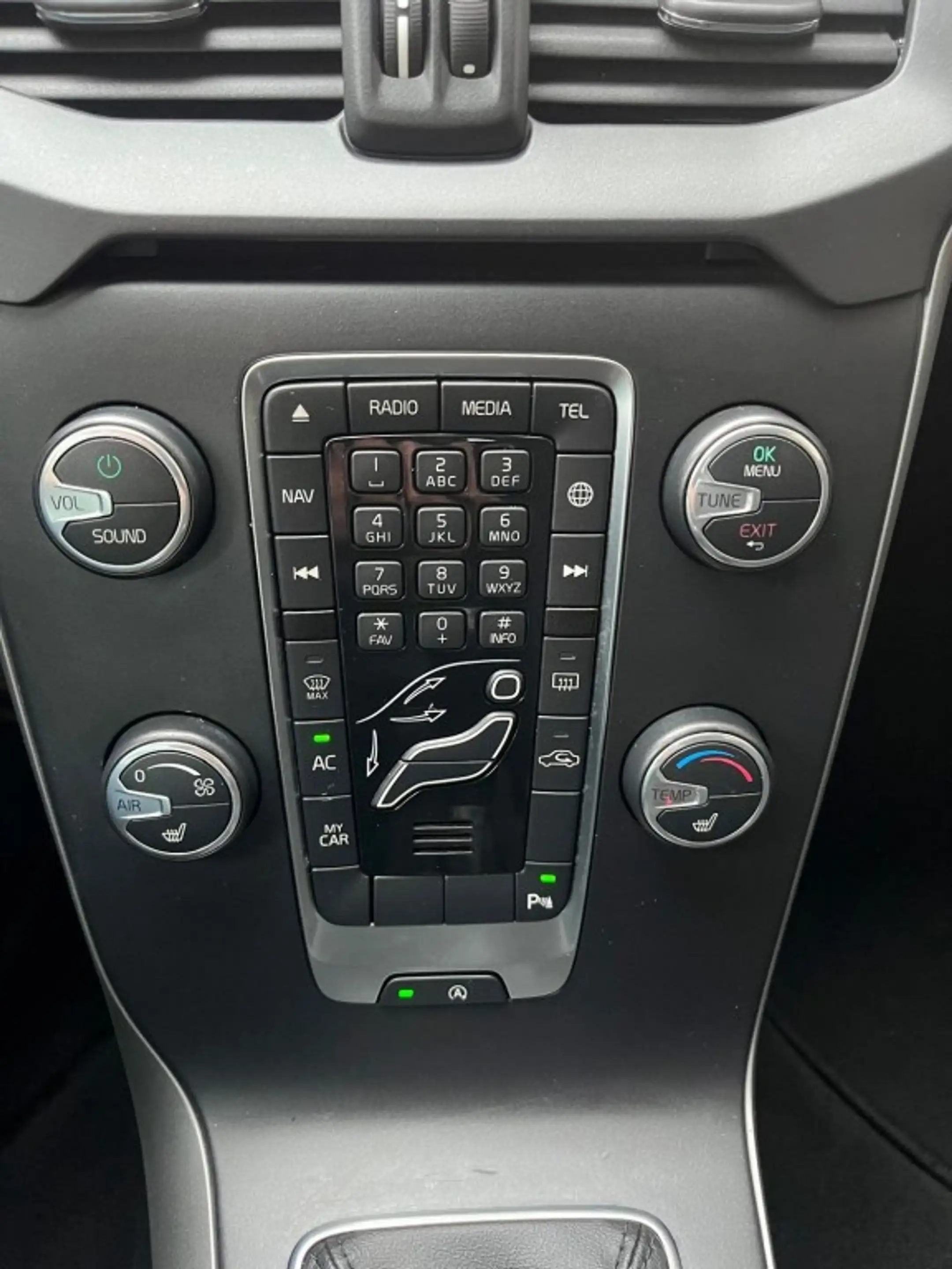 Volvo V40 2.0 T2 122 PK Navi Led koplampen Bluetooth St — photo 8