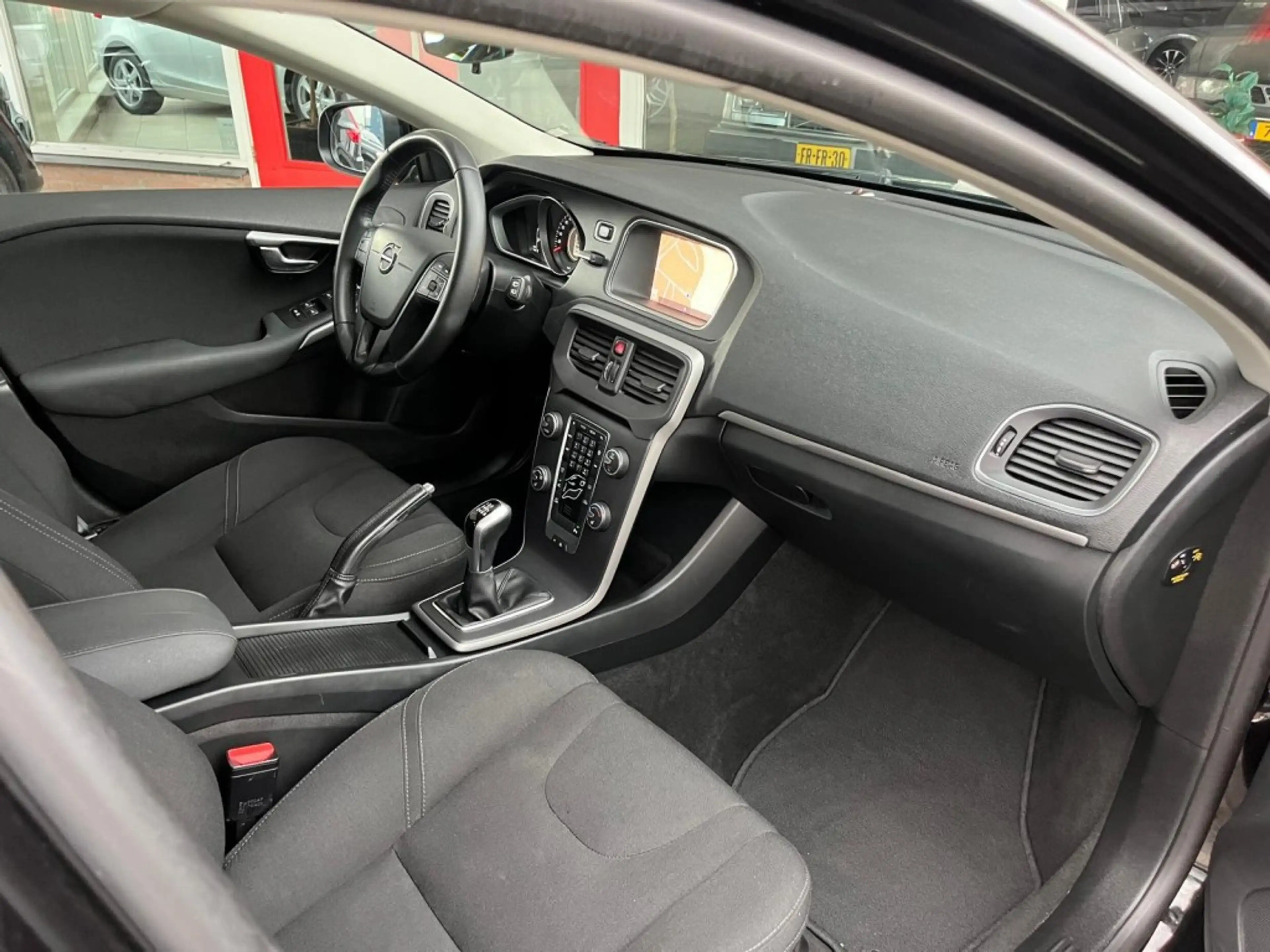Volvo V40 2.0 T2 122 PK Navi Led koplampen Bluetooth St — photo 4