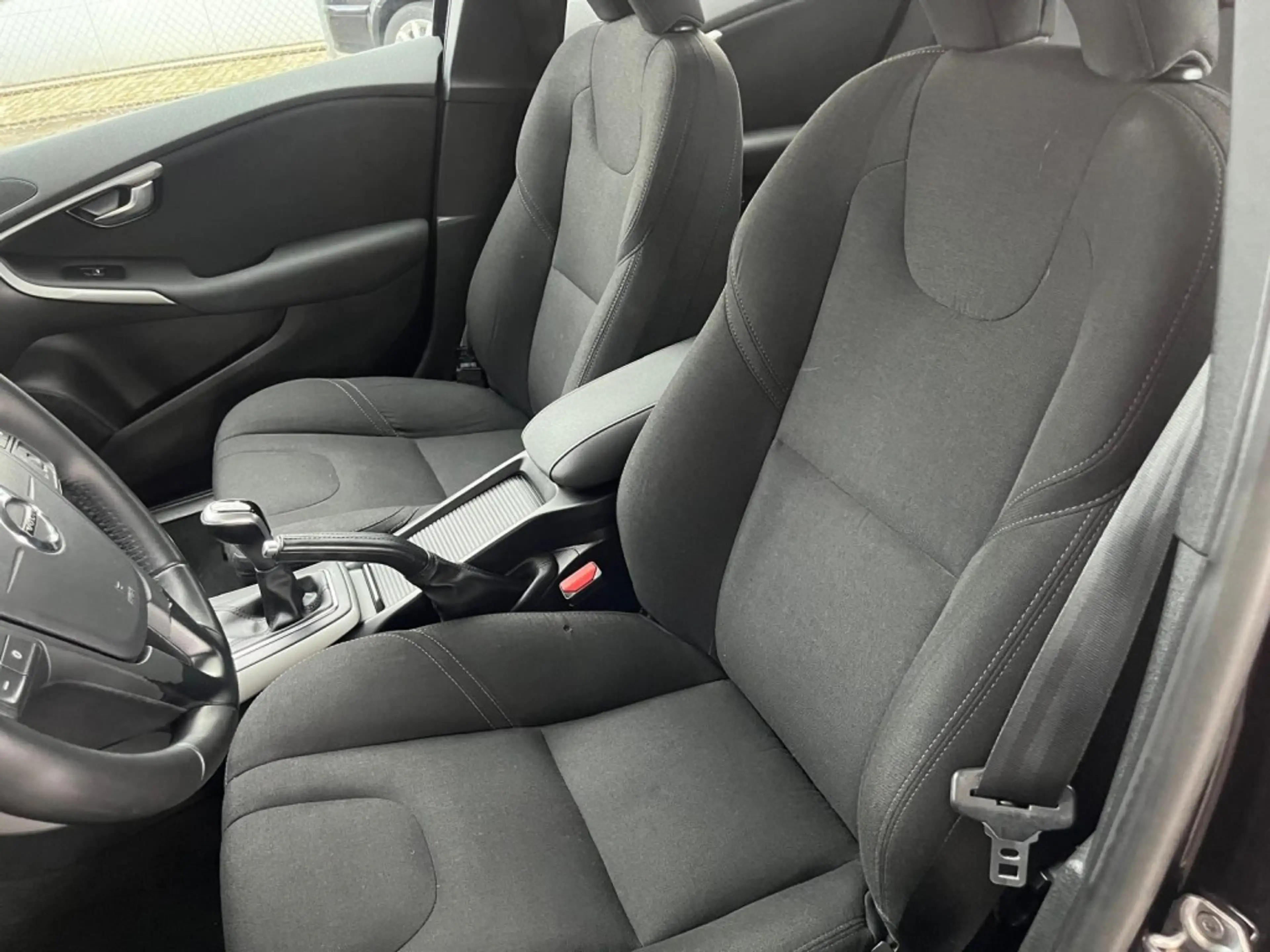 Volvo V40 2.0 T2 122 PK Navi Led koplampen Bluetooth St — photo 5
