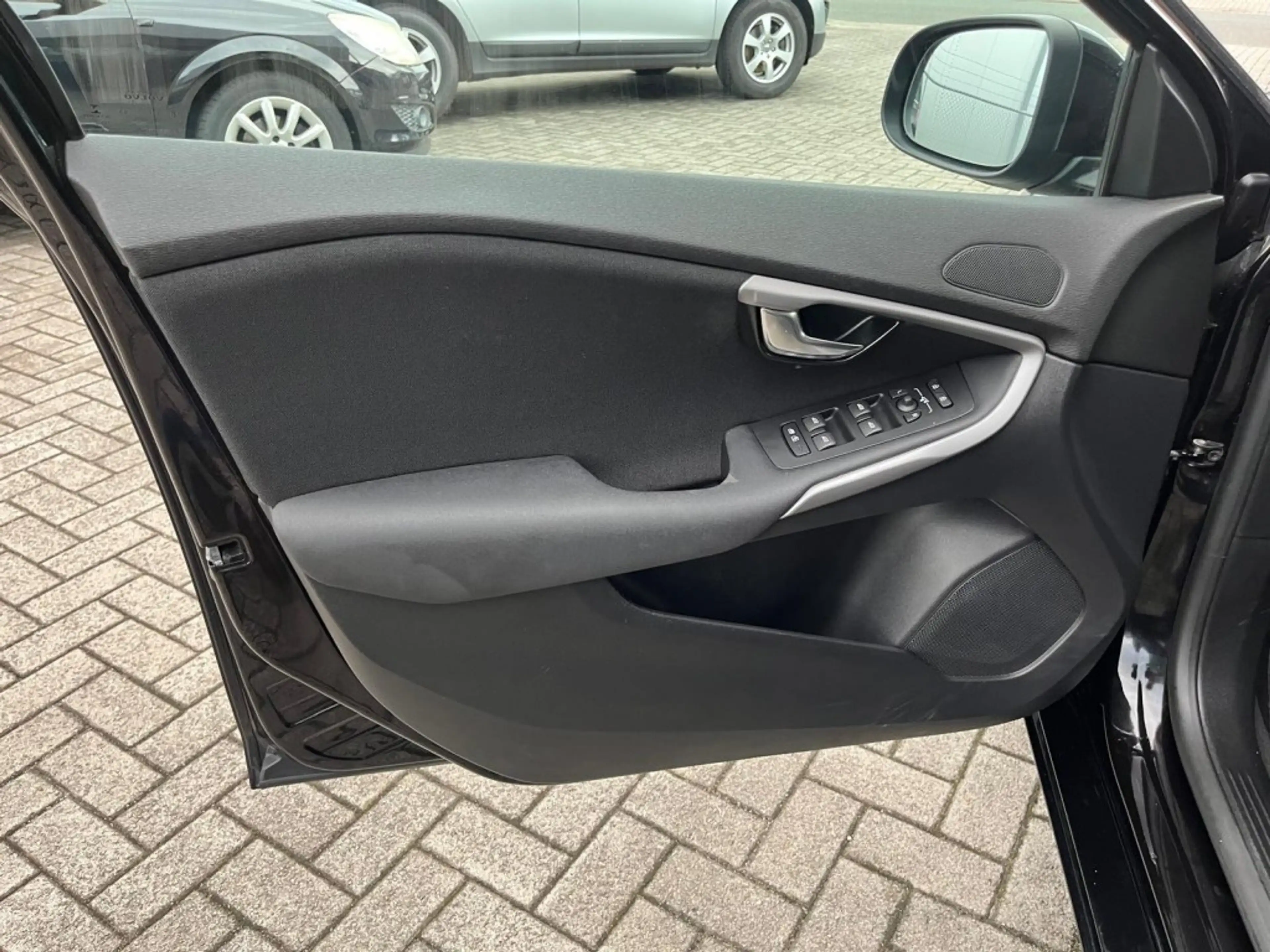 Volvo V40 2.0 T2 122 PK Navi Led koplampen Bluetooth St — photo 7