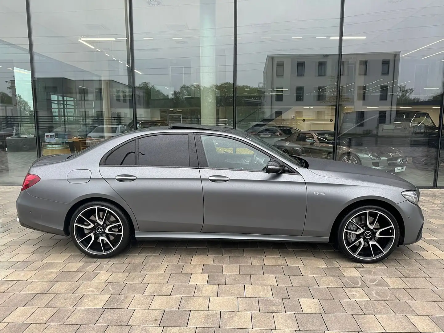 Mercedes-Benz E 43 AMG 4MATIC BRABUS*HUD*PANO*BURMESTER*CARBON* Gris - 2
