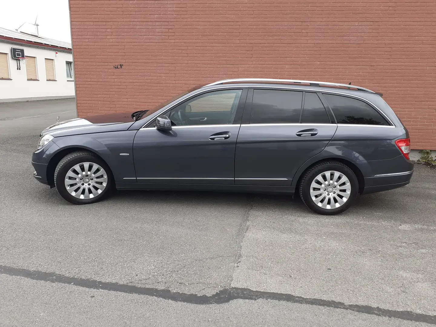 Mercedes-Benz C 200 C 200 T Kompressor Elegance W204 mit abnehmb. AHK Grau - 2