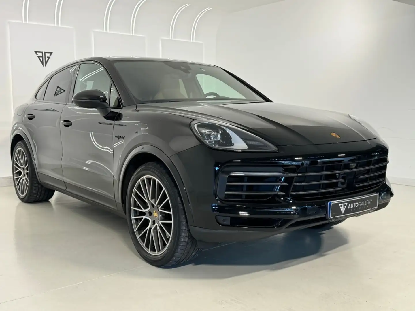 Porsche Cayenne E-Hybrid Platinum Edition Coupé Aut. Schwarz - 2