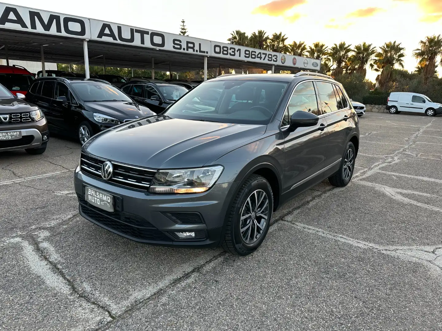 Volkswagen Tiguan 2.0 TDI Sport IVA COMPRESA Gris - 1