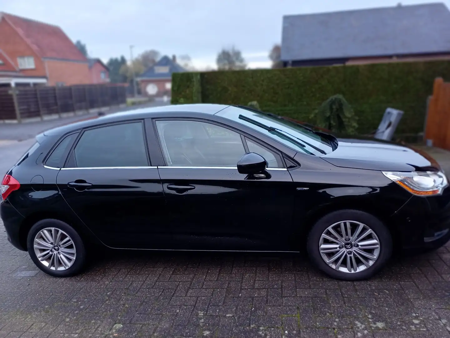Citroen C4 C4 HDi exclusive Zwart - 1