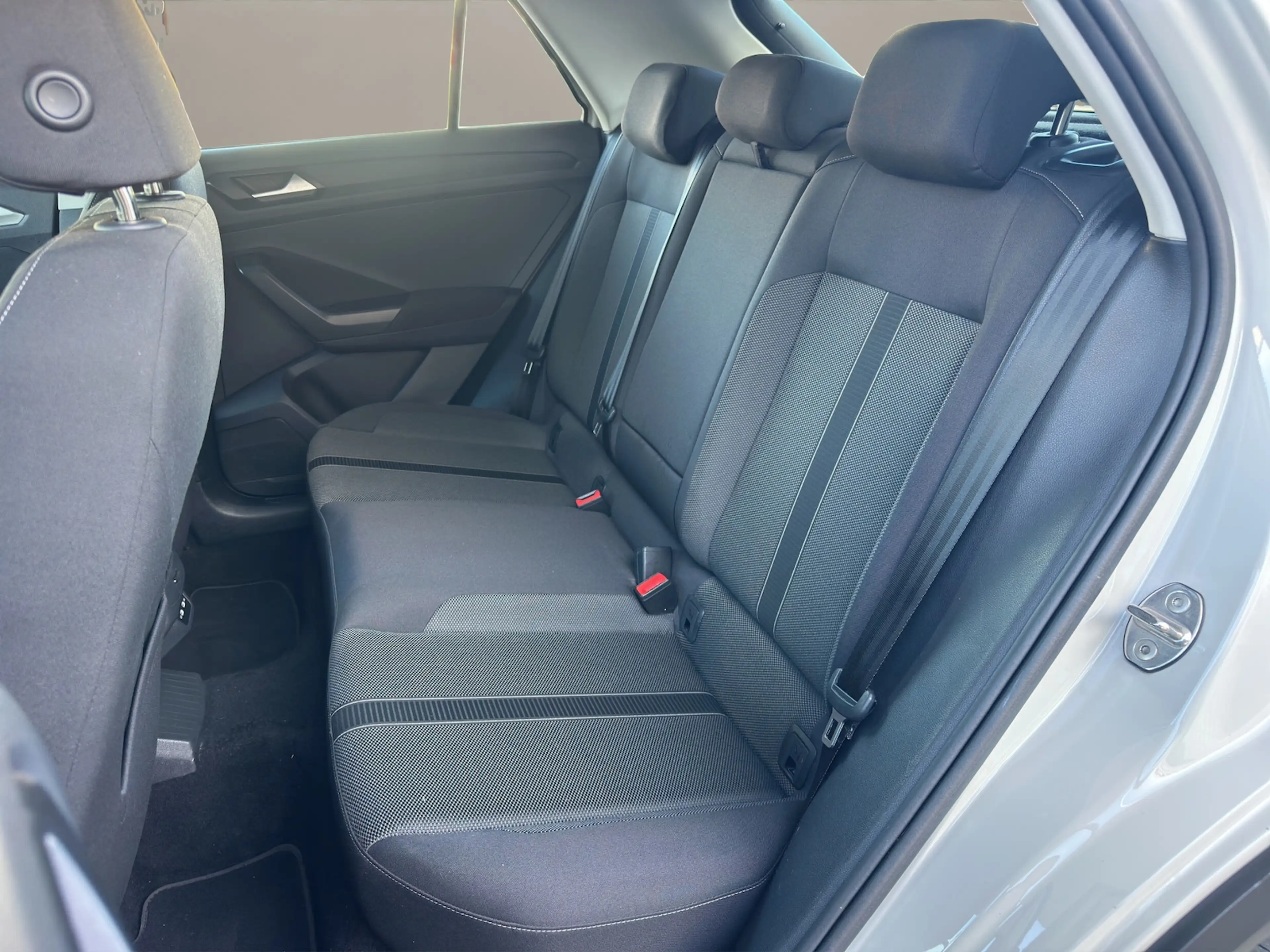 Volkswagen T-Roc 2,0 TDI Life LED Alu PDC 1 HD TOP — photo 10