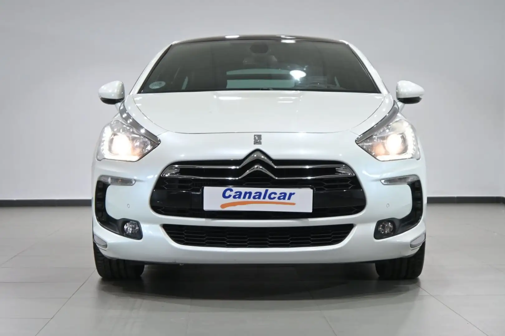 Citroen DS5 1.6 THP Style Aut. 155 Bílá - 2
