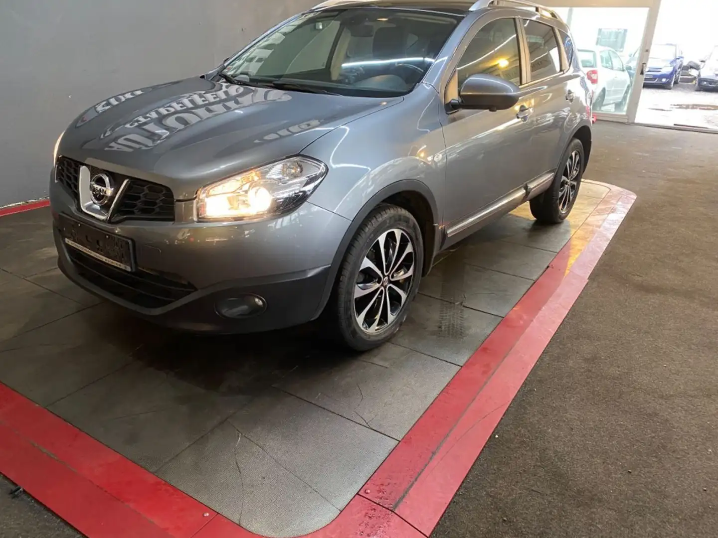 Nissan Qashqai I-Way 4X4 360° Kamera + Panorama + Navi Gris - 1