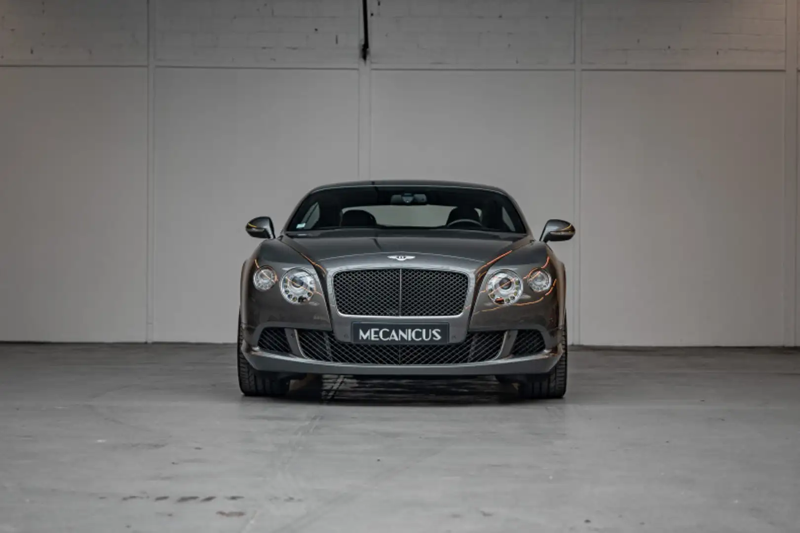 Bentley Continental GT *Pack Mulliner* Grau - 2