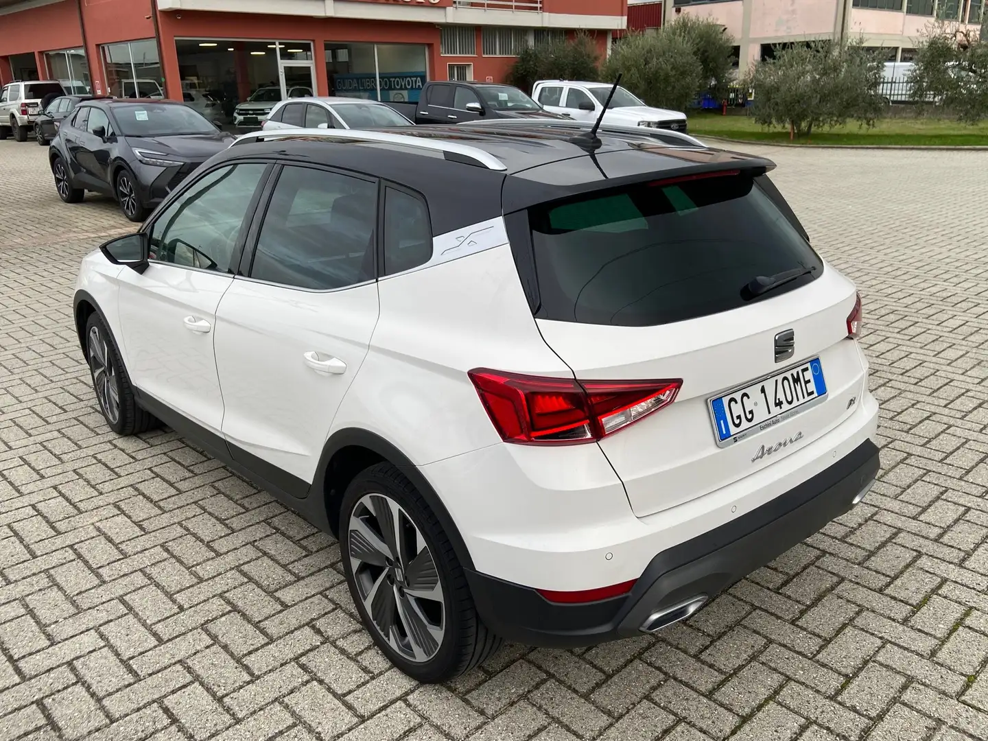 SEAT Arona Arona 1.0 ecotsi FR 95cv Bianco - 2