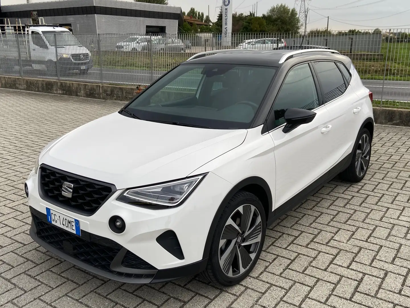 SEAT Arona Arona 1.0 ecotsi FR 95cv Bianco - 1