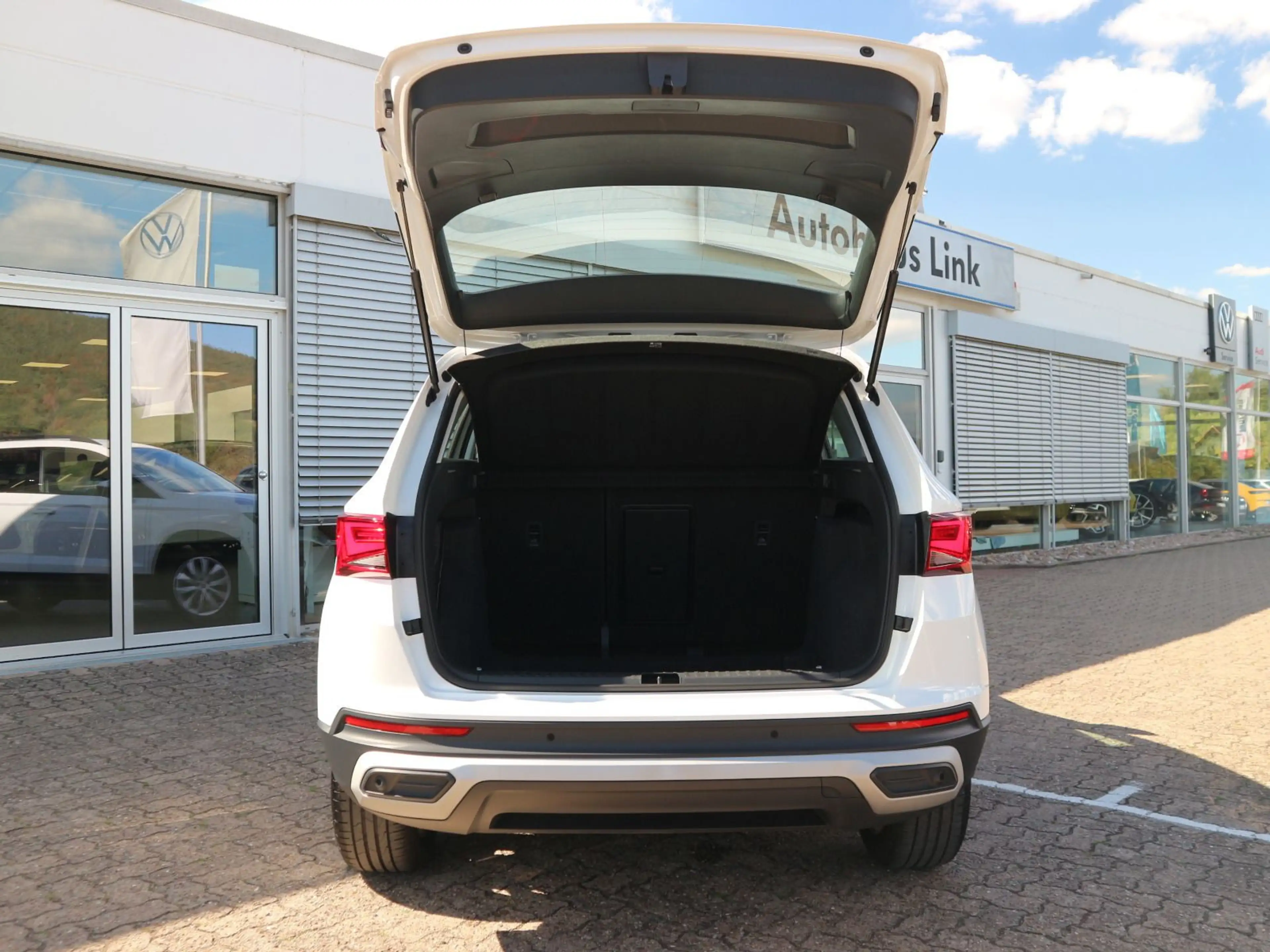 SEAT Ateca Style 2.0 TDI DSG AHK RFK NAVI LED — photo 13