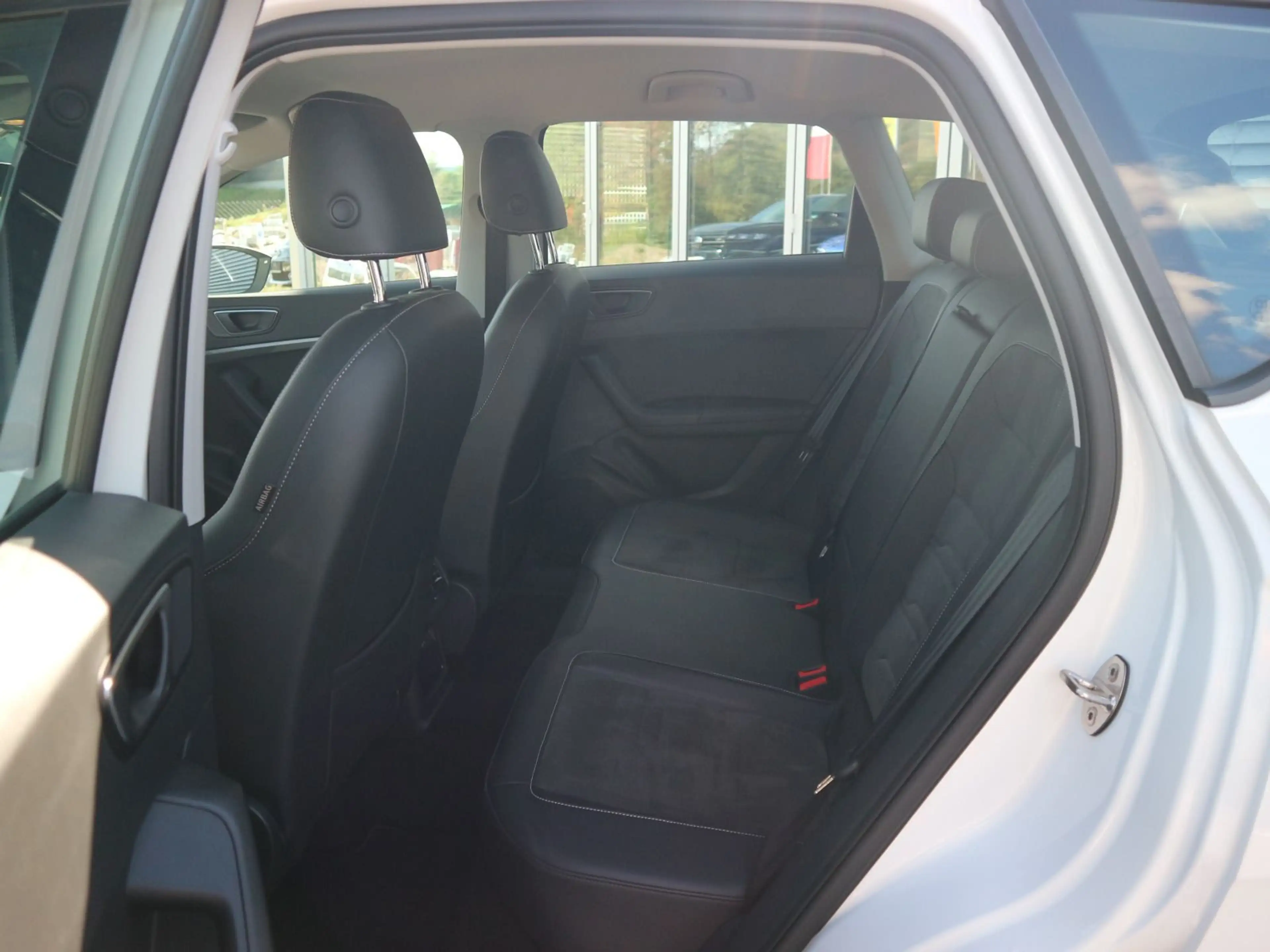 SEAT Ateca Style 2.0 TDI DSG AHK RFK NAVI LED — photo 12