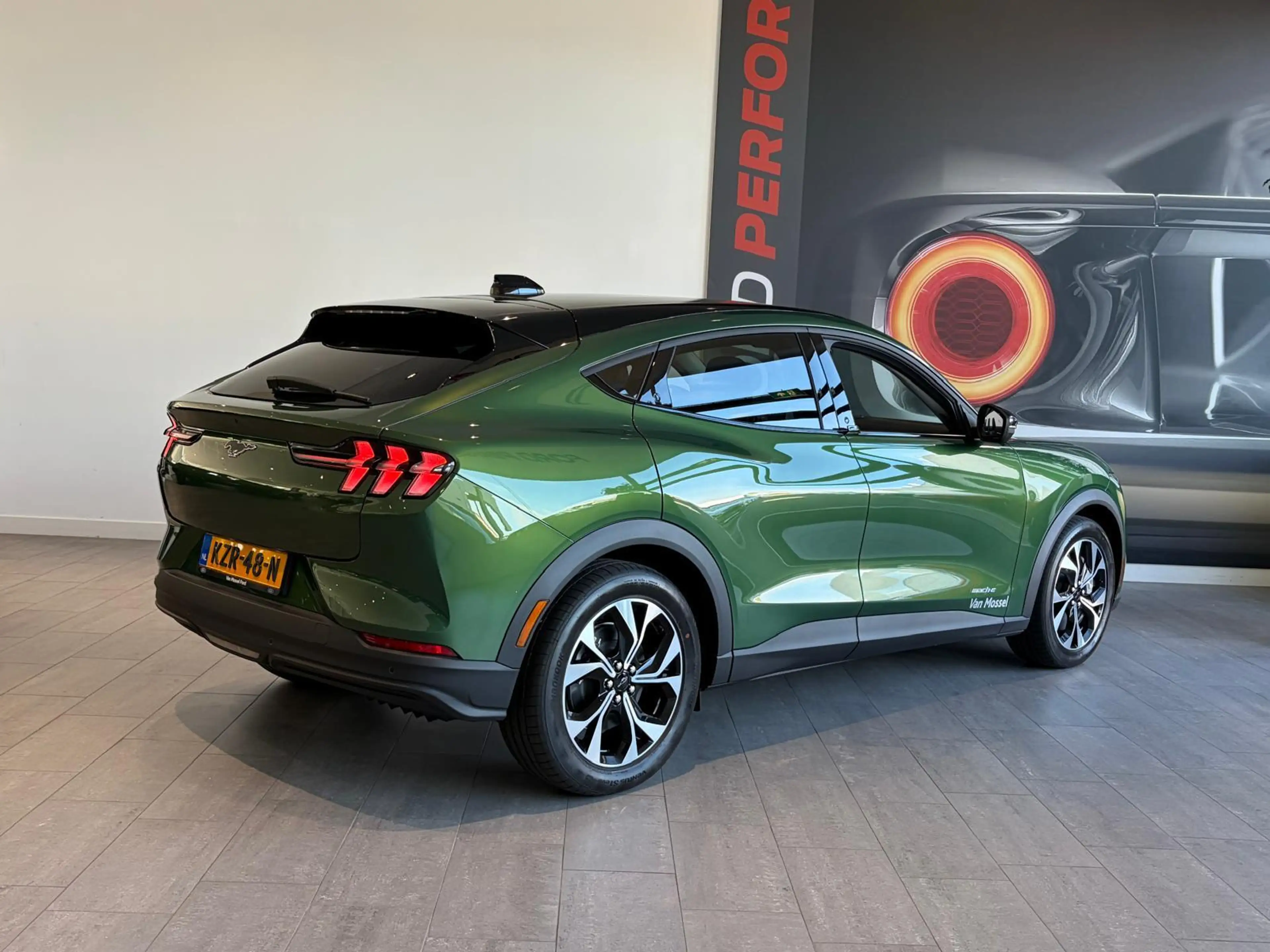 Ford Mustang Mach-E Standard RWD 73 kWh | TECHNOLOGIE PACK+ | ADAPTIVE — photo 5