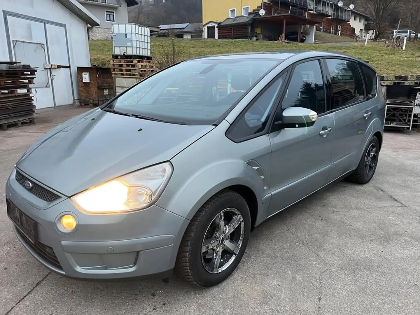 Ford S-Max S-MAX Titanium 2,0 TDCi DPF Titanium Grau - 1