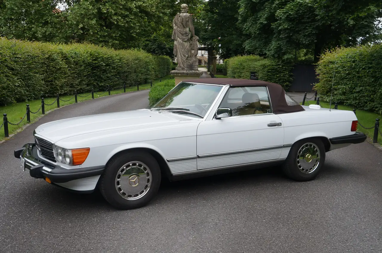 Mercedes-Benz SL 560