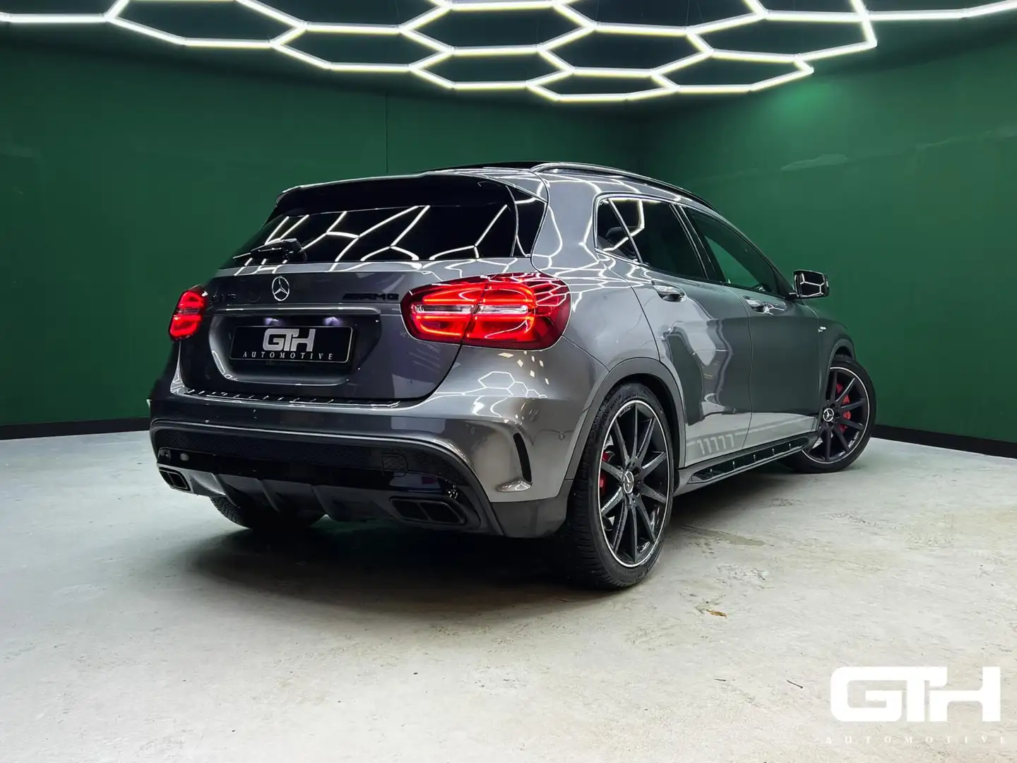 Mercedes-Benz GLA 45 AMG 4Matic H/K | Kleppen | Led | Pano Grijs - 2