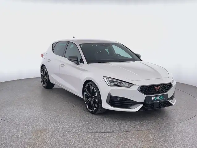 Cupra Leon view 3
