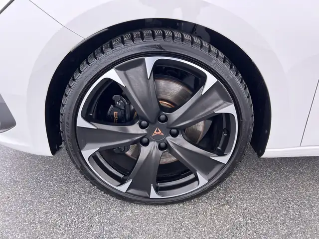 Cupra Leon view 6