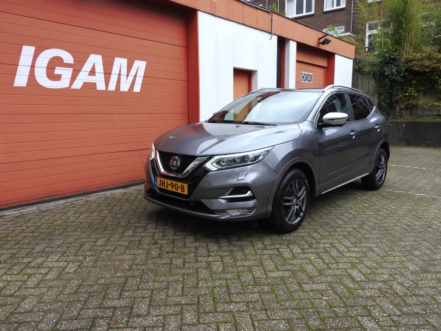 Nissan Qashqai 1.3 DIG-T Tekna AUTOM TREKH stoel verw CC leer Grijs - 1