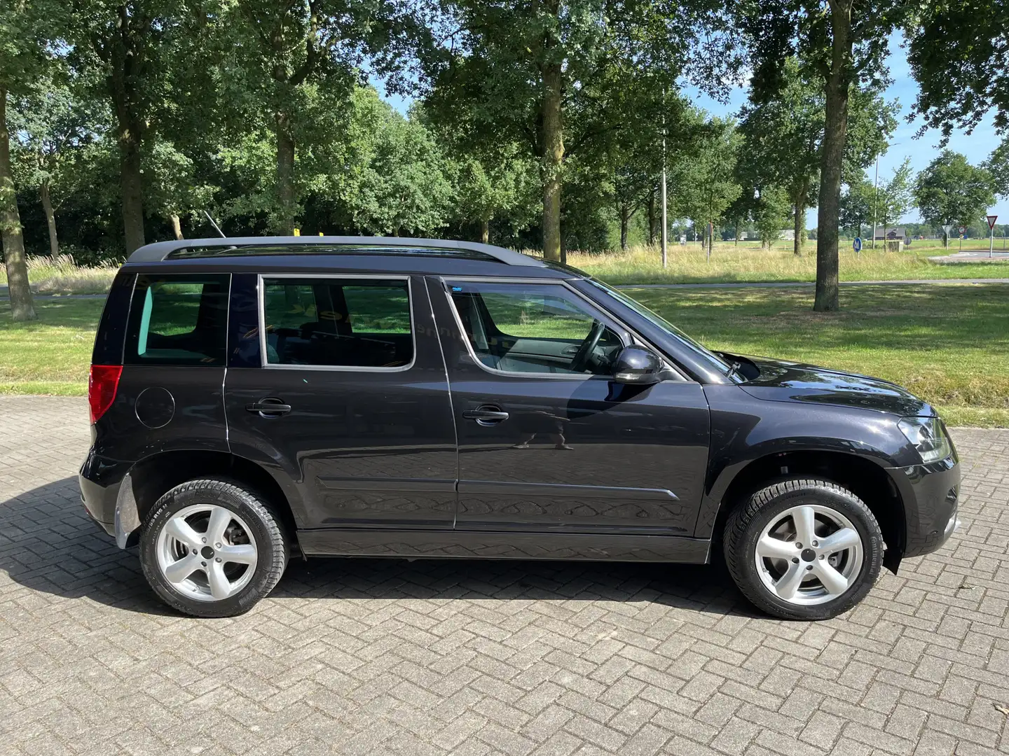 Skoda Yeti 1.8 TSI 4x4 Ambition | AUTOMAAT | TREKHAAK 1800KG Zwart - 2