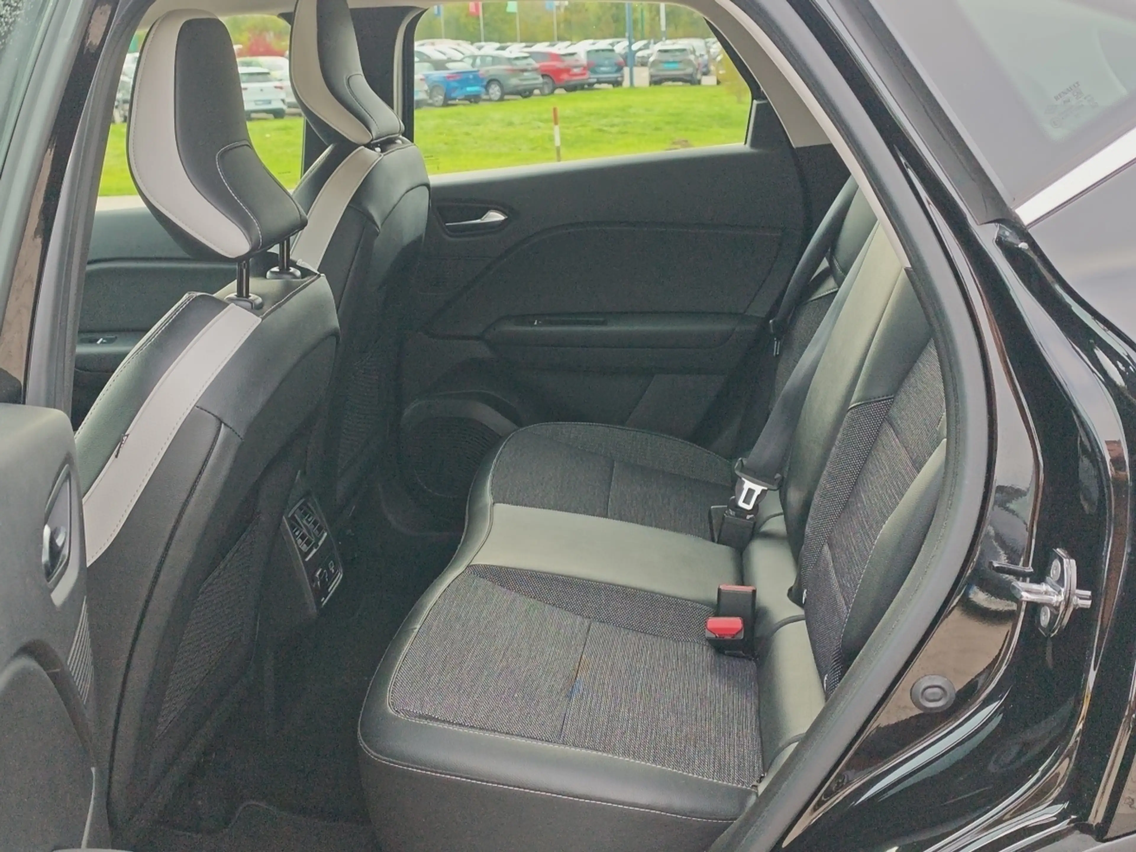 Renault Captur INTENS TCe 90 — photo 10